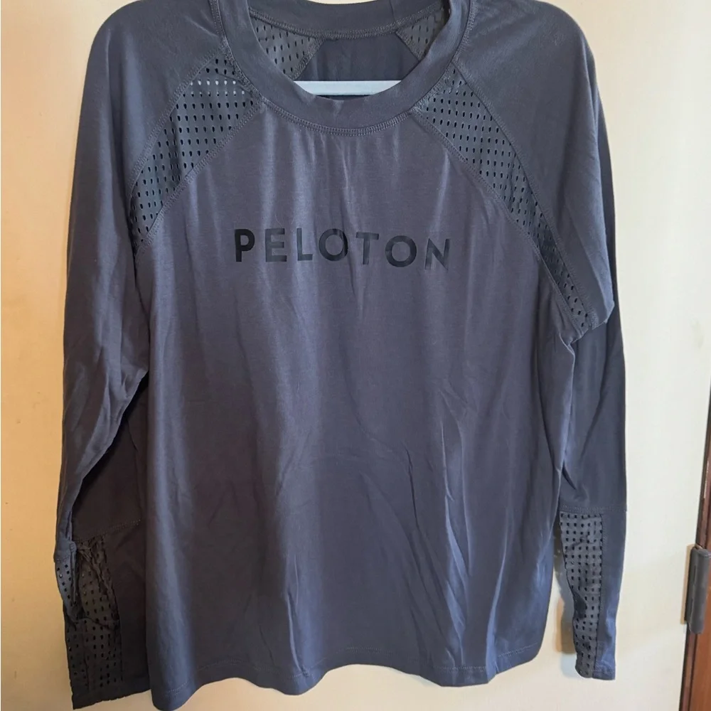Peloton women’s XL long sleeve gray mesh detail logo - Picture 2 of 5